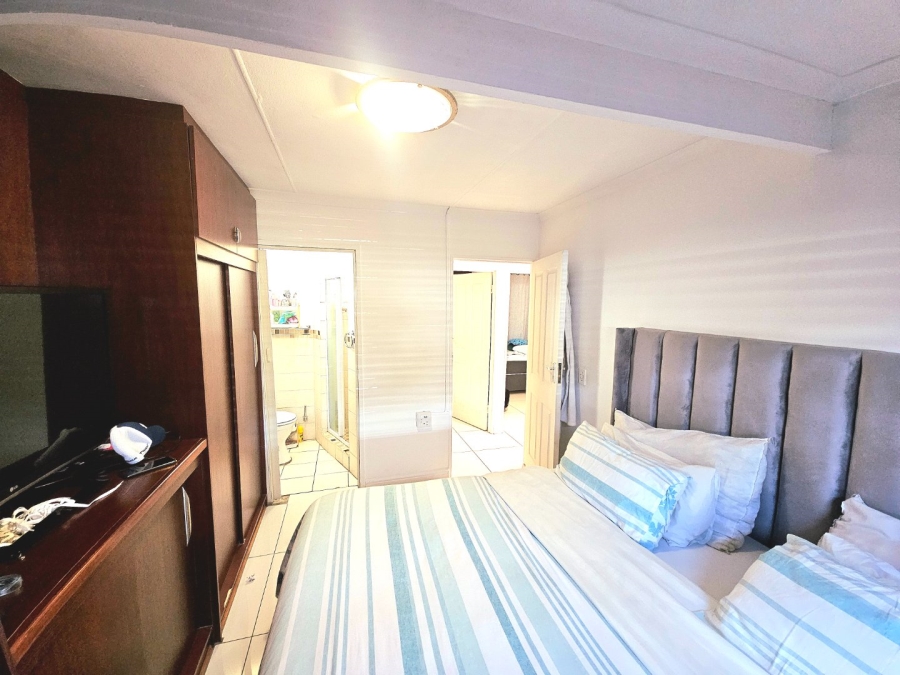 4 Bedroom Property for Sale in Marina Da Gama Western Cape